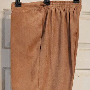 Alfred Dunner slide on brown pants with deep side pockets